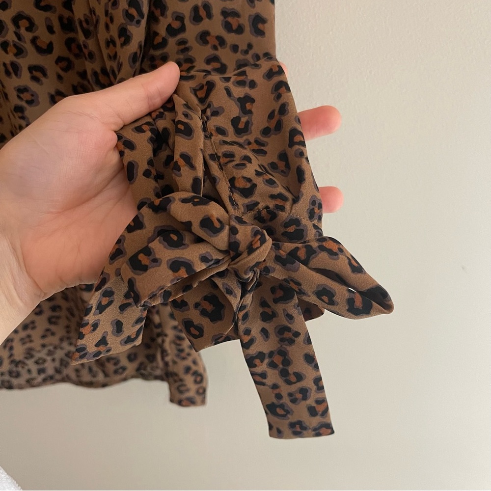 💐 2 for $20!! 💐 CeCe Animal Print Blouse - Picture 3 of 7